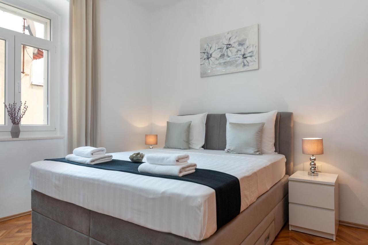 Apartment Silvia Трогир Экстерьер фото